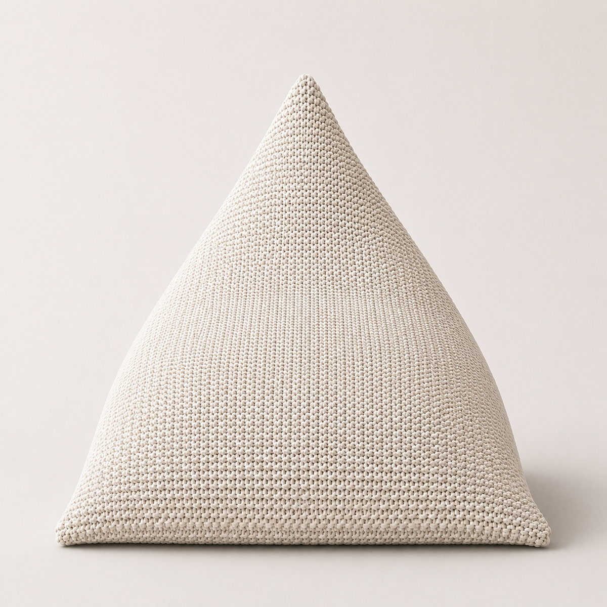 Pouf Poire Design en Tricot Épais Fait Main, Assise Sculpturale Cocooning Intérieur & Extérieur – Le Kubu